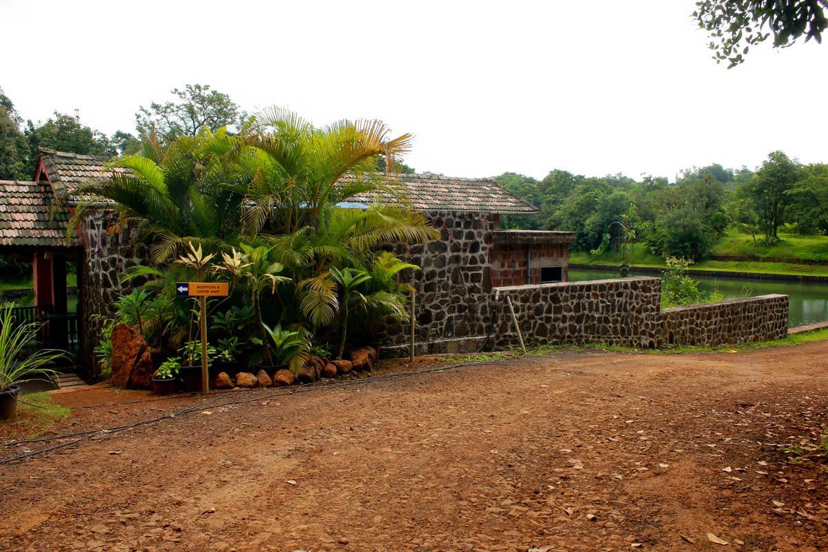 Cherilyn Monta Resort - Ratnagiri Vatul 外观 照片