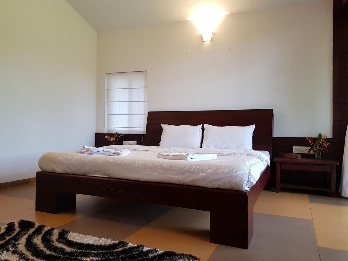 Cherilyn Monta Resort - Ratnagiri Vatul 外观 照片