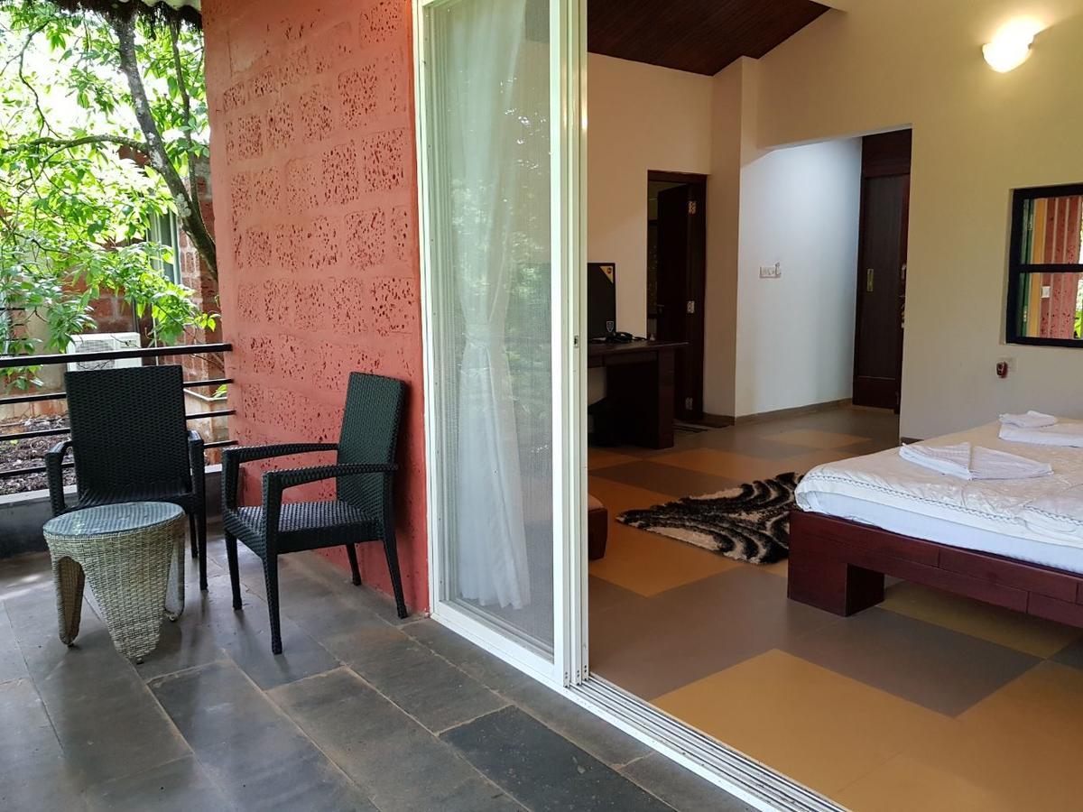 Cherilyn Monta Resort - Ratnagiri Vatul 外观 照片